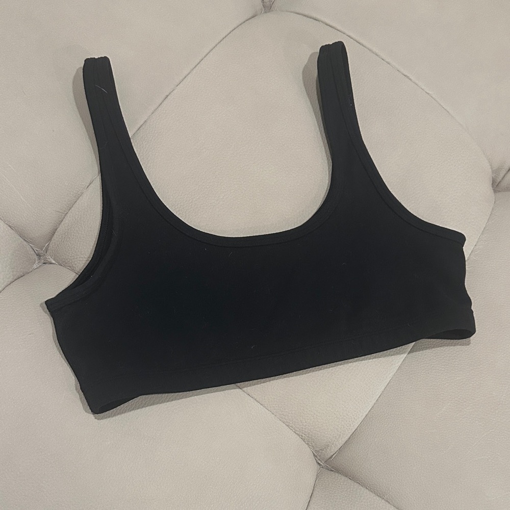 🔥4 for $20🔥 ✨CLOSET CLEAR OUT SALE✨ Aritzia Black Bra